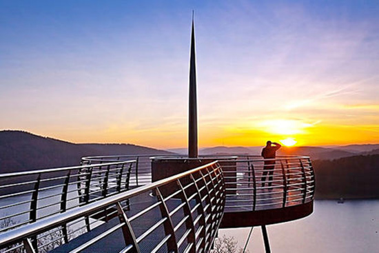 �ɶ����Ʒ�Ʋ߄���˾��B-�I�N�߄�Ʒ�ƹ�˾